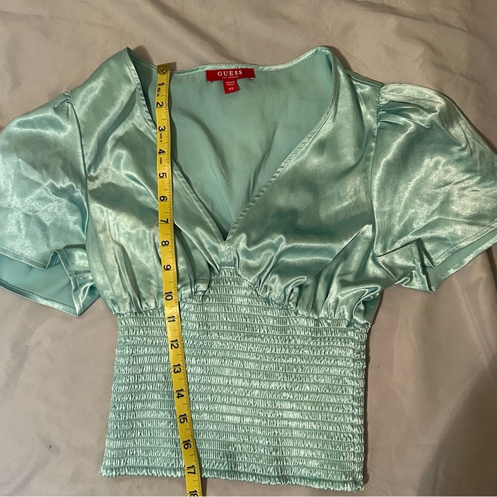 Guess silky aqua crop top size XS - Picture 7 of 7